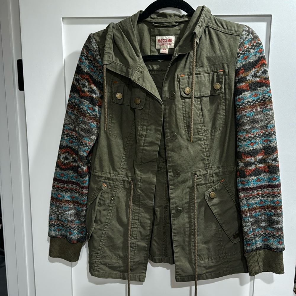 Sweater sleeved jacket